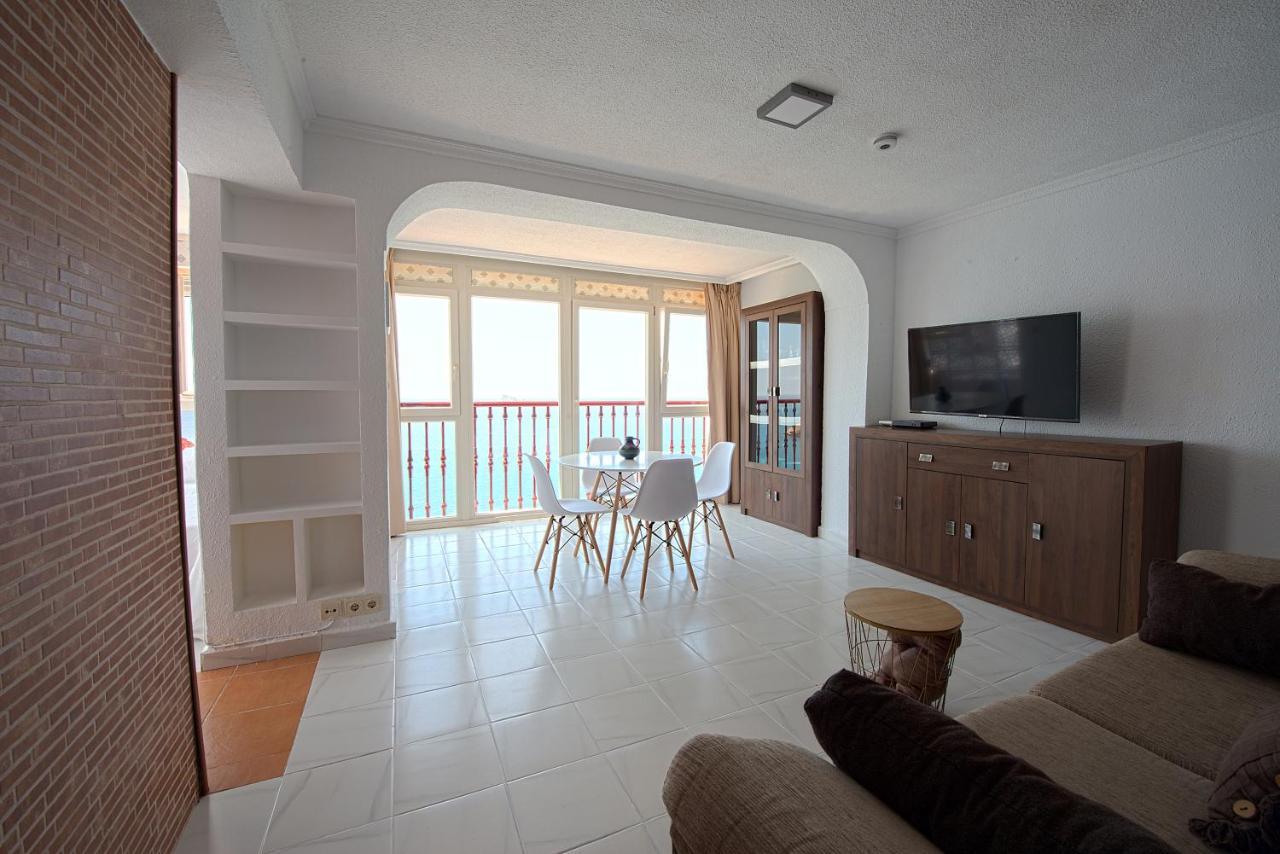 Las Damas Premium 23F Beach Front - Pool & Parking بينايدورم المظهر الخارجي الصورة