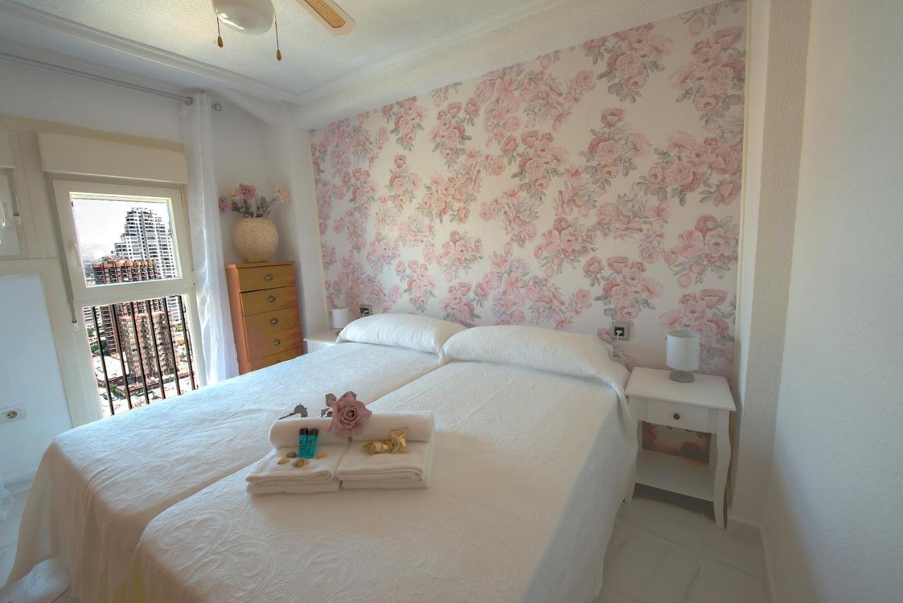 Las Damas Premium 23F Beach Front - Pool & Parking بينايدورم المظهر الخارجي الصورة