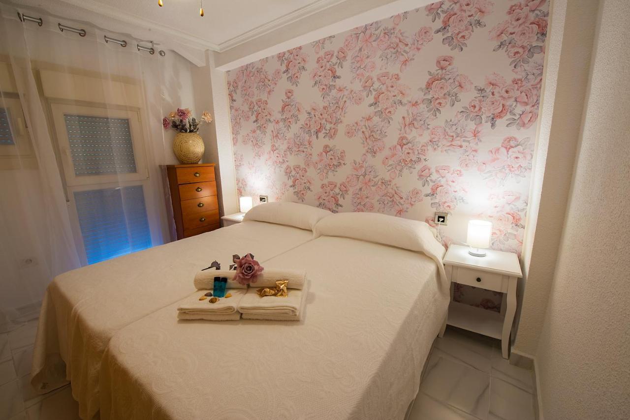 Las Damas Premium 23F Beach Front - Pool & Parking بينايدورم المظهر الخارجي الصورة