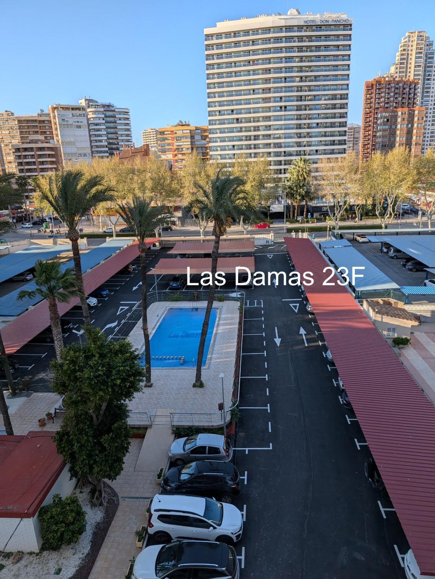 Las Damas Premium 23F Beach Front - Pool & Parking بينايدورم المظهر الخارجي الصورة